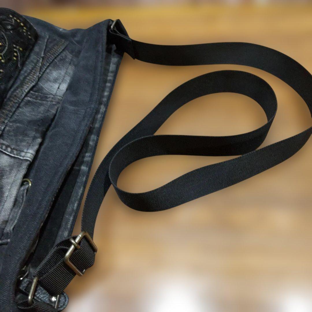 ハンドメイドデニムリメイクバッグ　ショルダー調整６８㎝～１３６㎝OK　男女兼用