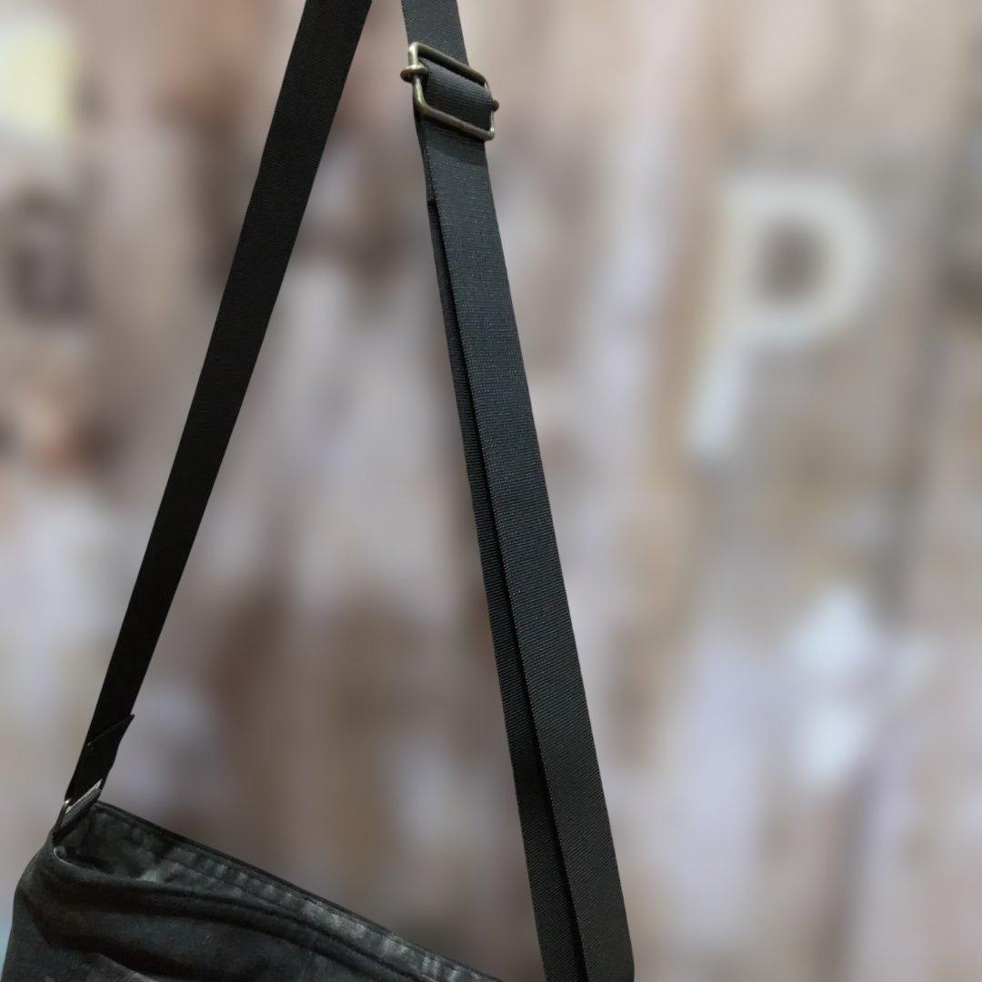 ハンドメイドデニムリメイクバッグ　ショルダー調整６８㎝～１３６㎝OK　男女兼用