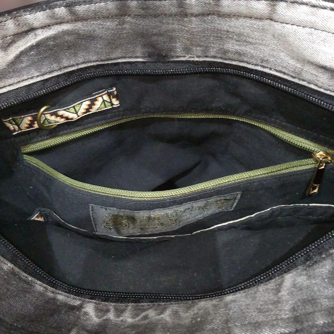 ハンドメイドデニムリメイクバッグ　ショルダー調整６８㎝～１３６㎝OK　男女兼用