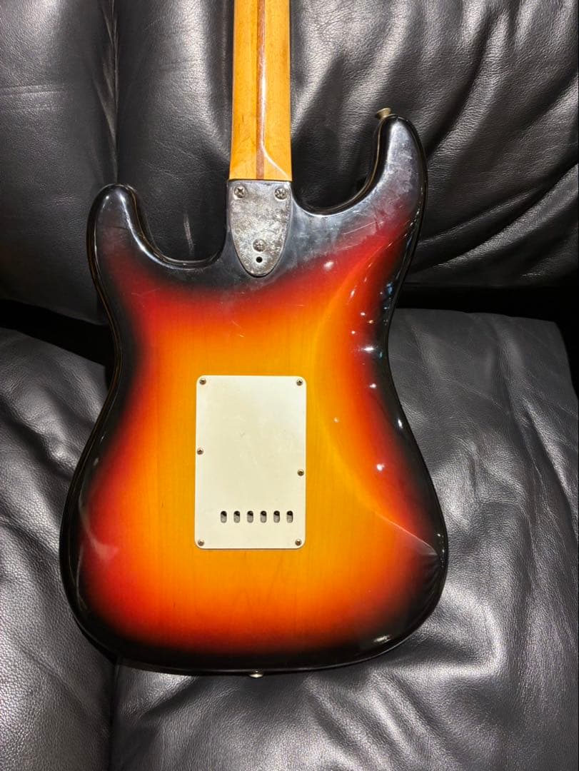 Burny ストラトキャスタータイプ サンバースト　ギター　エレキ