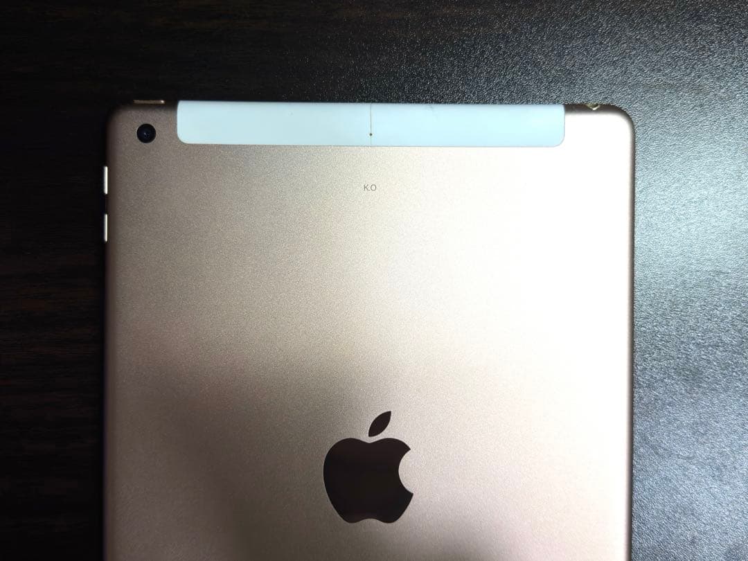iPad 第6世代 128GB Wi-Fi + Cellularモデル ゴールド