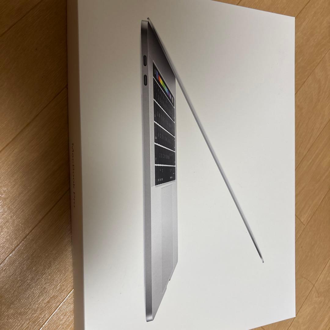 2016 MacBook Pro シルバー