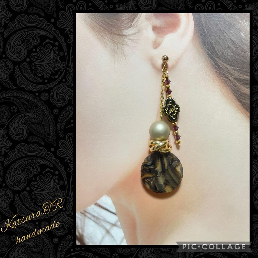 No.1179 ブラウンマーブルとスワロフスキー の ロングピアス　大ぶり