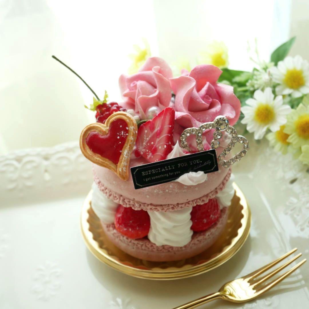 【ひまわり様】フェイクスイーツ◆薔薇飾り♡ホール苺サンドの大きなマカロンケーキ◆