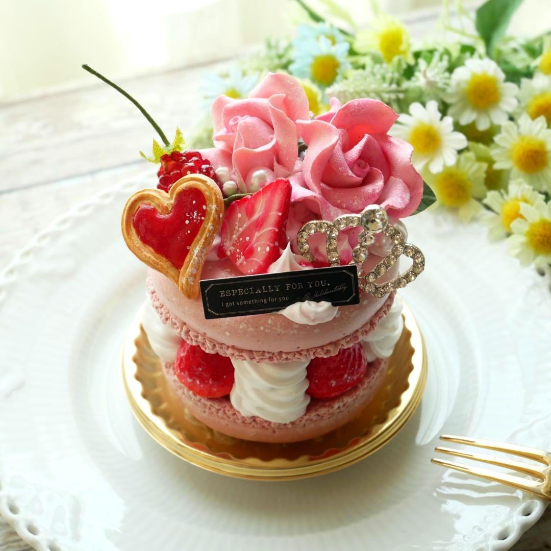 【ひまわり様】フェイクスイーツ◆薔薇飾り♡ホール苺サンドの大きなマカロンケーキ◆
