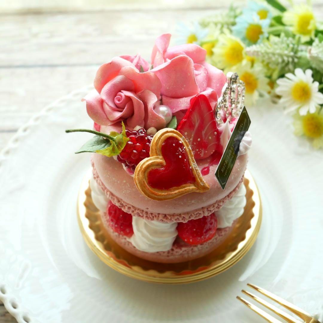 【ひまわり様】フェイクスイーツ◆薔薇飾り♡ホール苺サンドの大きなマカロンケーキ◆