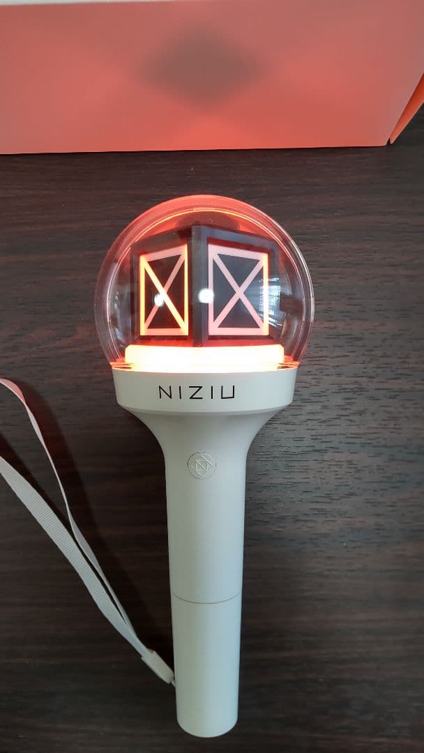 NIZIU 公式ペンライト