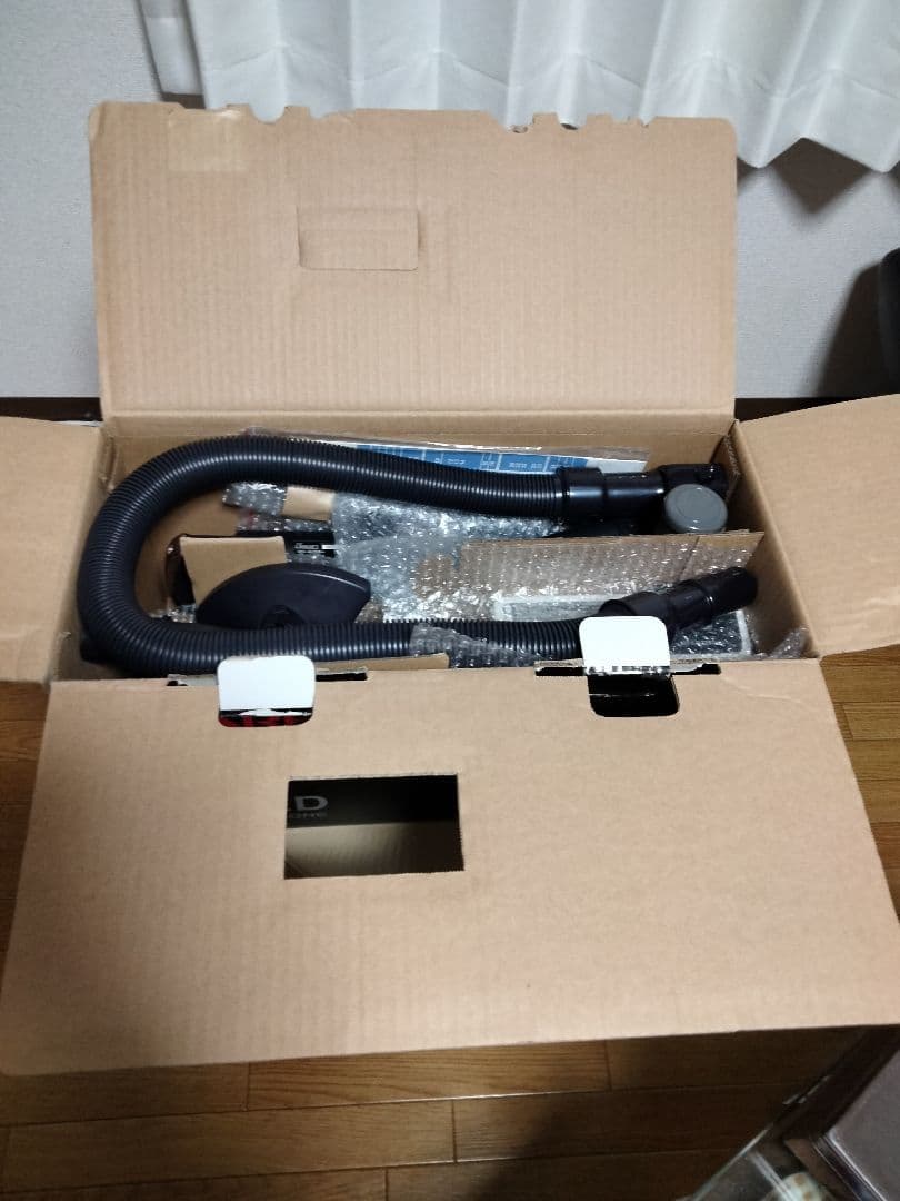 シャープコードレススティック掃除機 【美品】