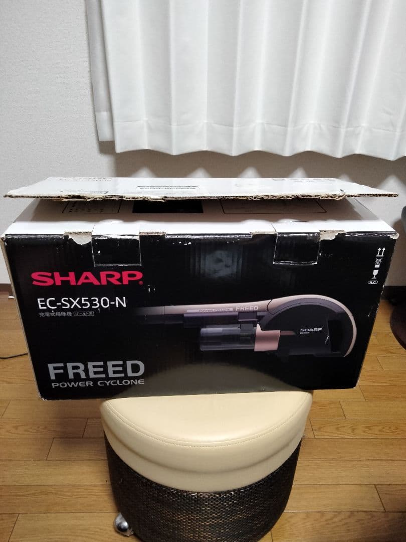 シャープコードレススティック掃除機 【美品】