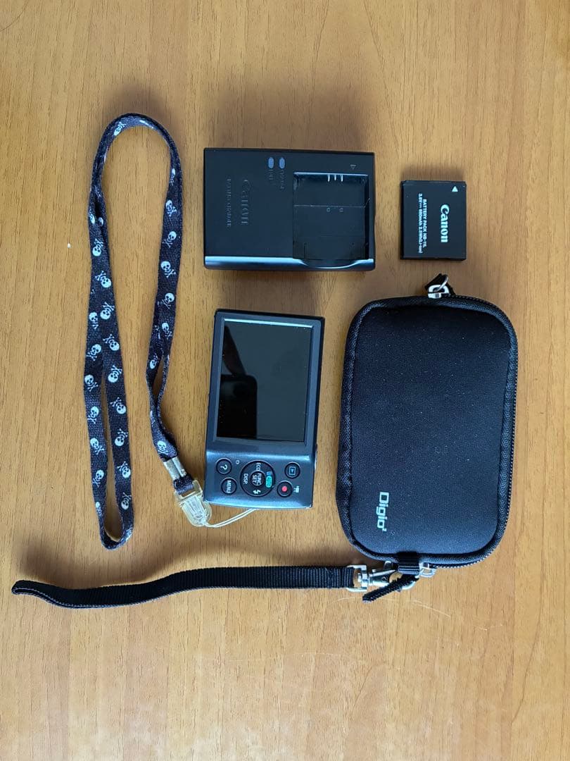 Canon IXY130コンパクトデジタルカメラ 本体と付属品