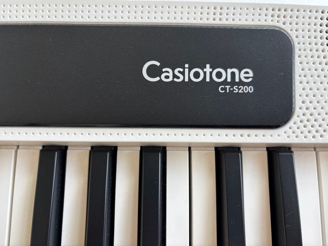 電子ピアノ　CASIO CT-S200