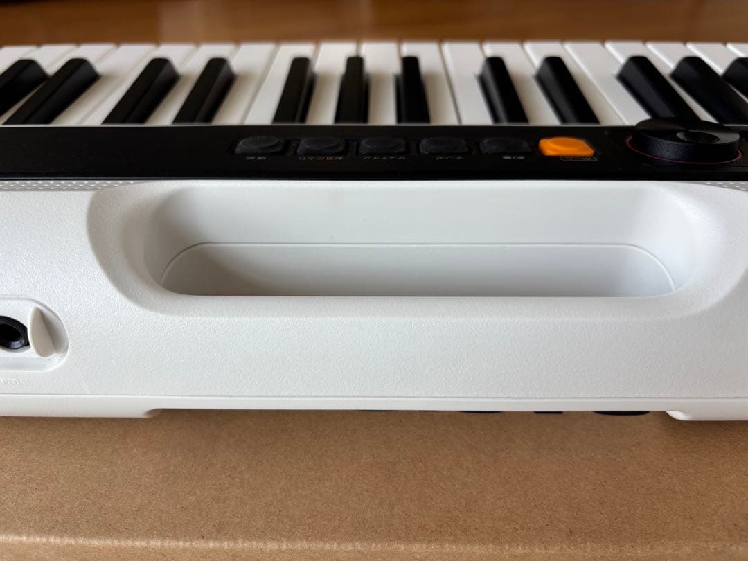電子ピアノ　CASIO CT-S200