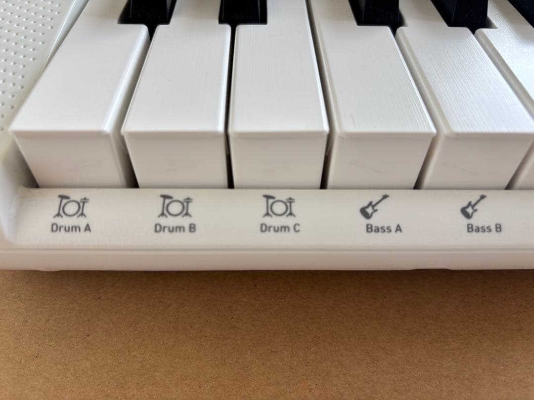 電子ピアノ　CASIO CT-S200