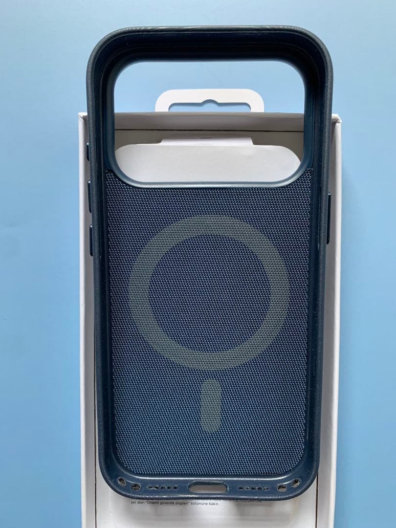 美品iPhone 17Pro 即日発送 テックウーブンケース ブルー