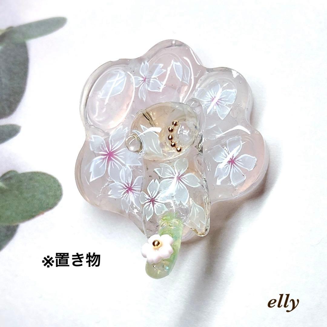 【sawasawa様】天然石　光る雪　月　とびつき猫　レジン　チャーム