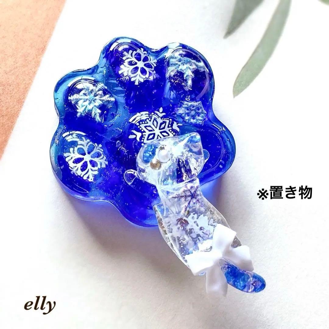【sawasawa様】天然石　光る雪　月　とびつき猫　レジン　チャーム