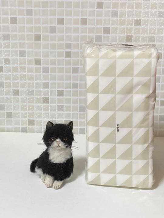 ハチワレ 子猫ちゃん sサイズ グラスアイ