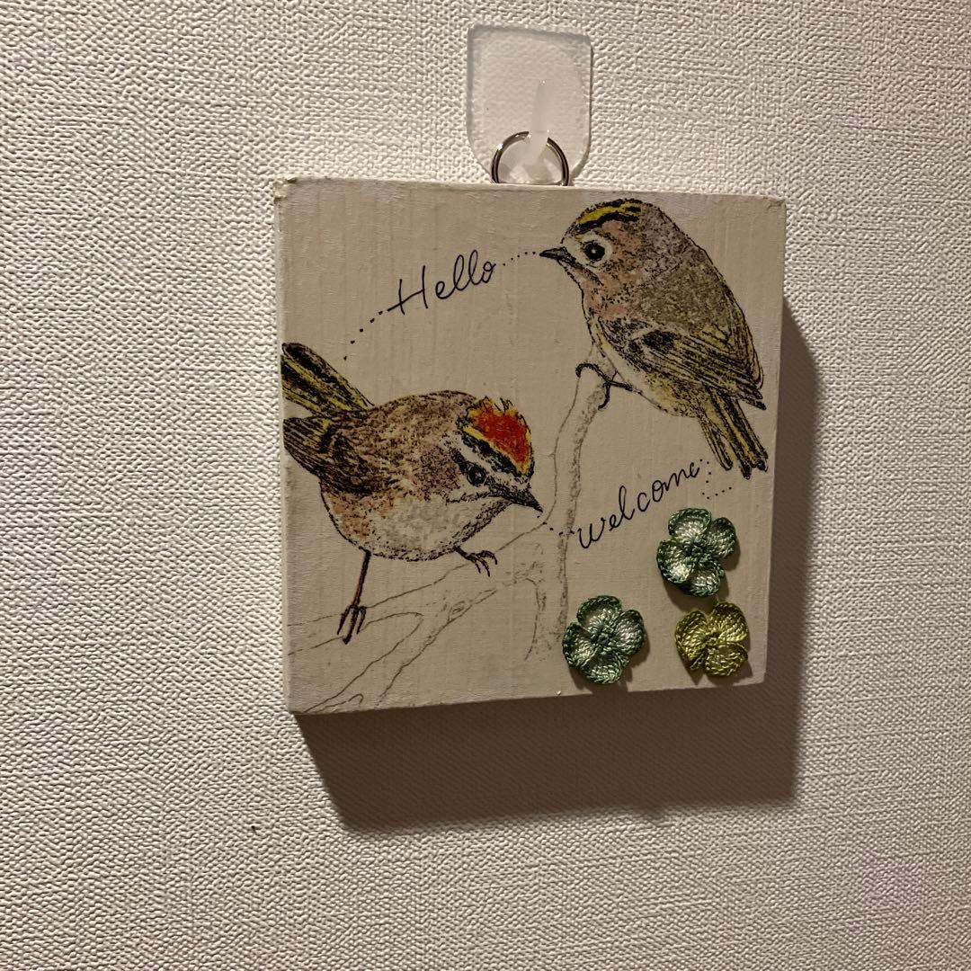 鳥の壁掛けデコパージュ約12㌢四方