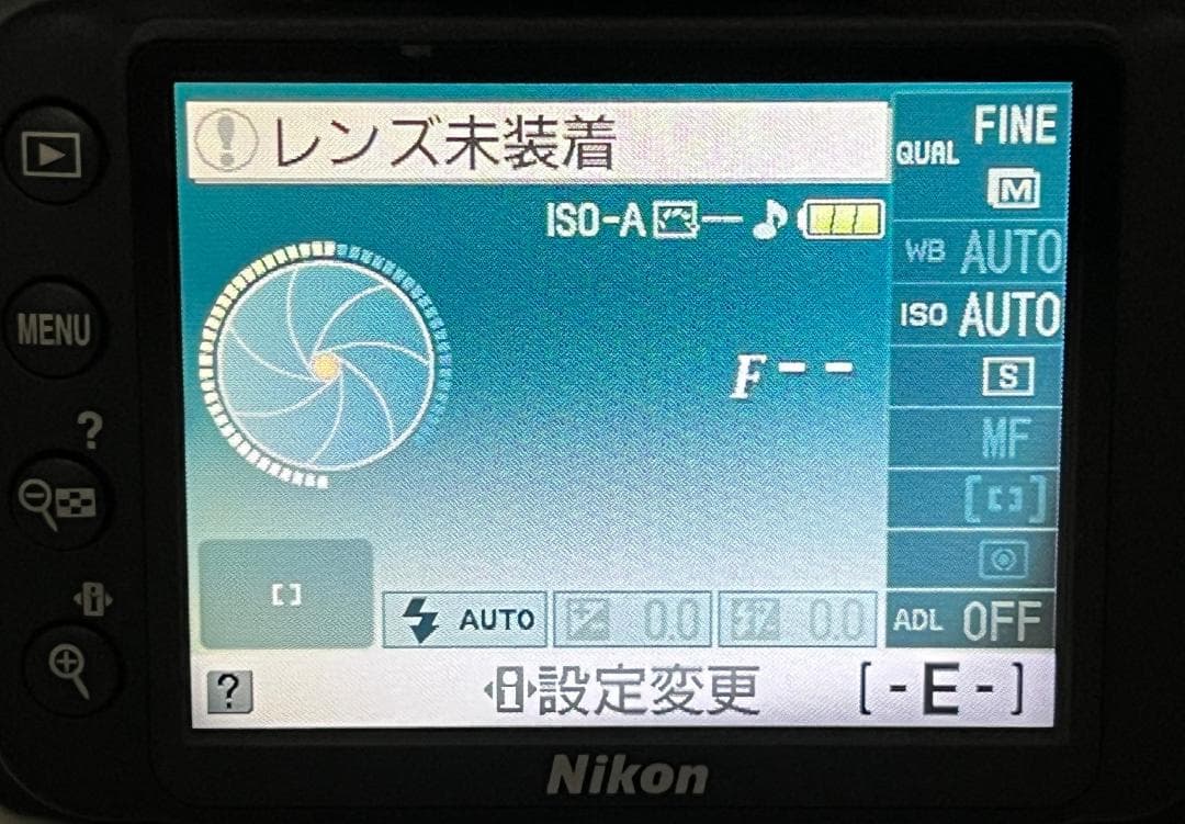 Nikon D3000 ボディ