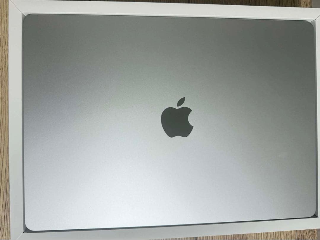 【極美品】MacBook Air M2 2023 シルバー8GB 256GB