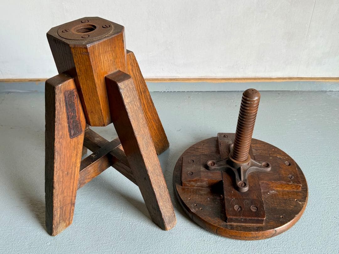 海軍通信学校 丸椅子 回転チェア ヴィンテージ スツール 戦前 時代物 貴重