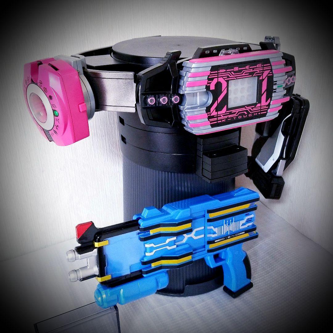 仮面ライダーディケイド ж