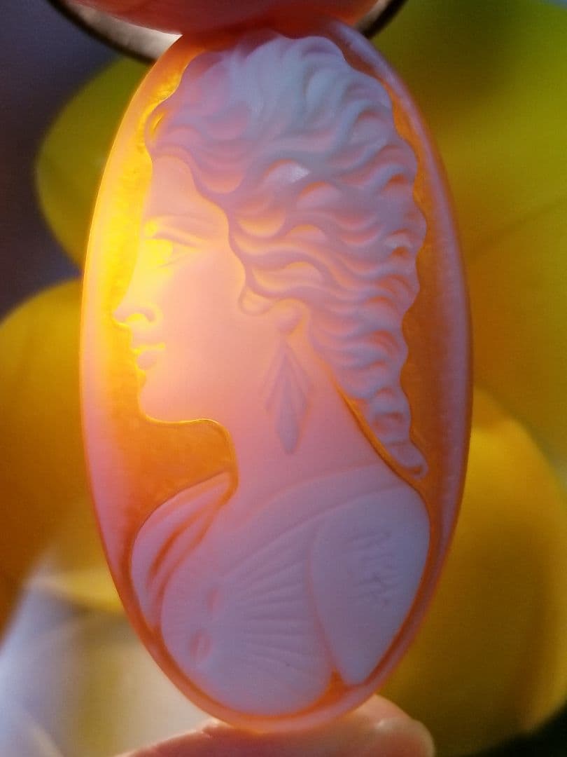 KS-205 【カルロ・パルラーティ作】天然シェルカメオルース