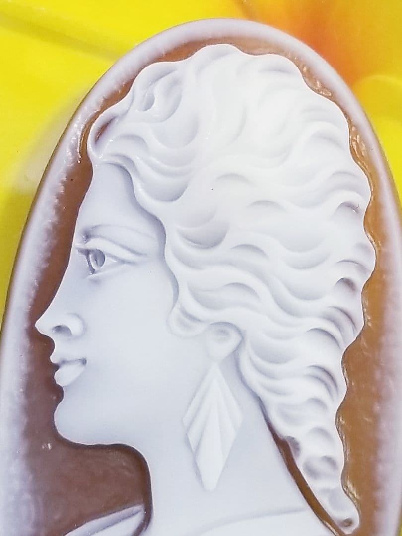 KS-205 【カルロ・パルラーティ作】天然シェルカメオルース