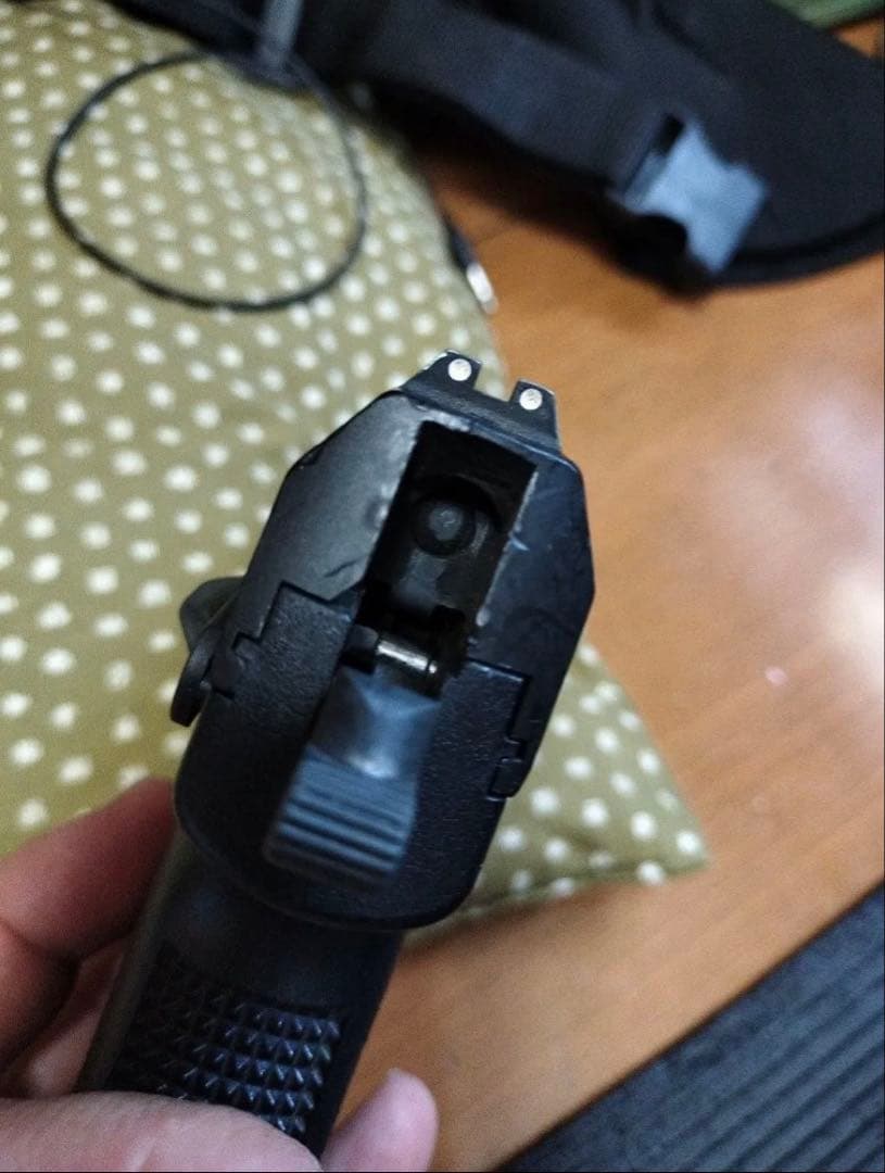 東京マルイ製　USPガスブローバックガン　マガジン3本付き