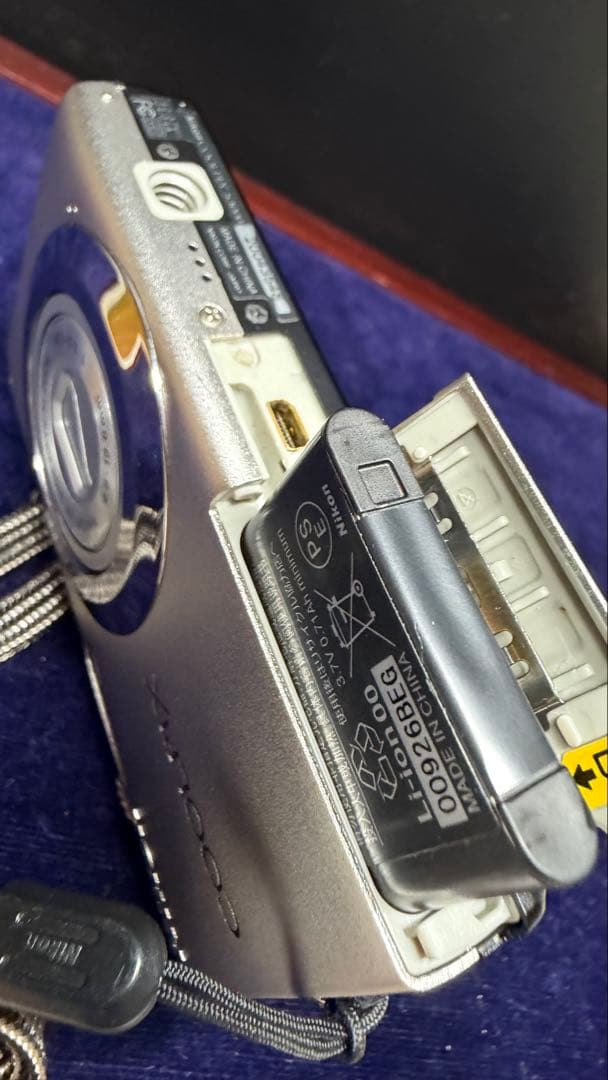 Nikon COOLPIX S3000 シルバー