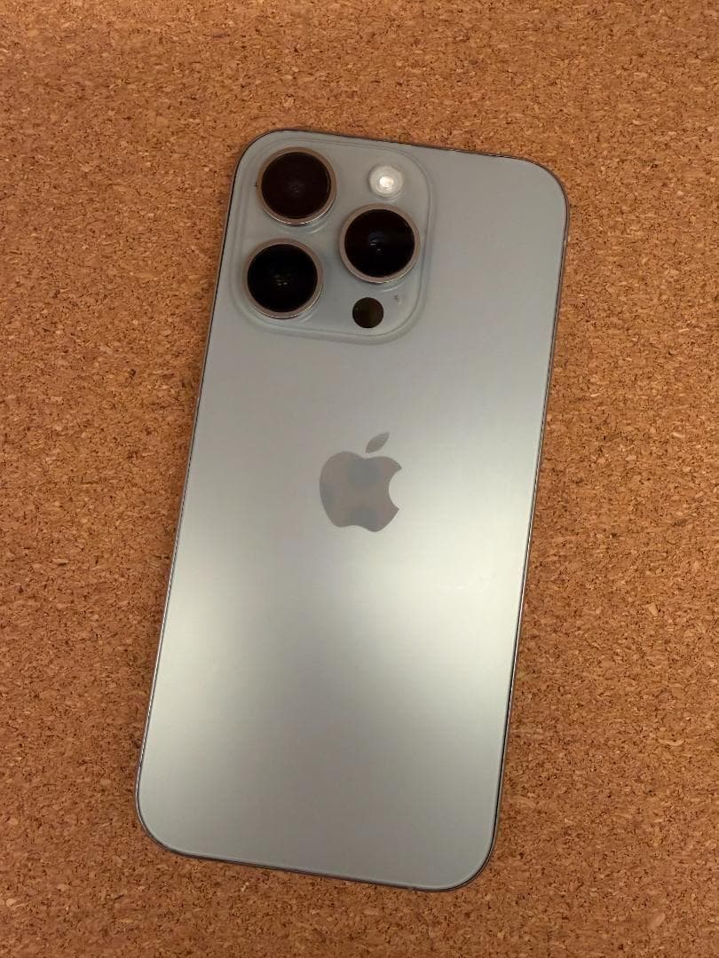 iPhone 15 Pro ナチュラル 256 GB バッテリー100%