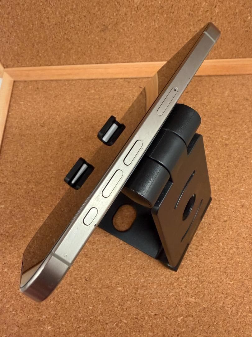 iPhone 15 Pro ナチュラル 256 GB バッテリー100%