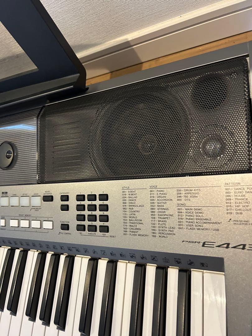 【状態良好】YAMAHA PSR-E443 61鍵盤 電子キーボード