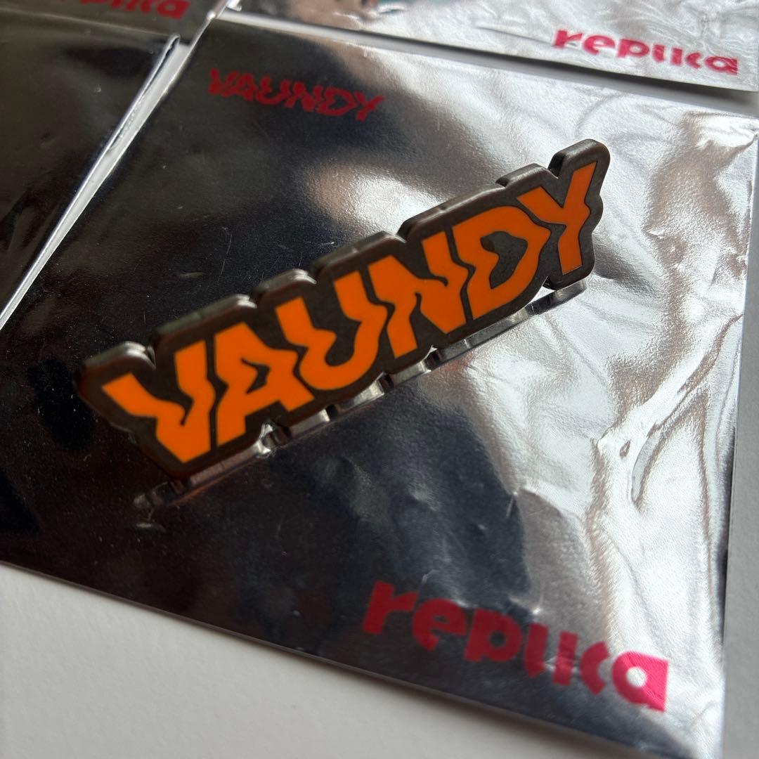 VAUNDY replica ツアー　ピンバッジセット