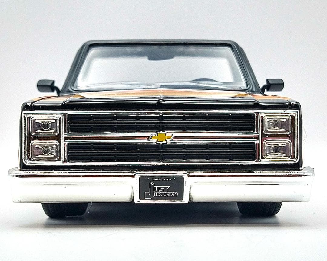 ミニカー JADA Mijo 1/24 1985 CHEVROLET C10 BLACK