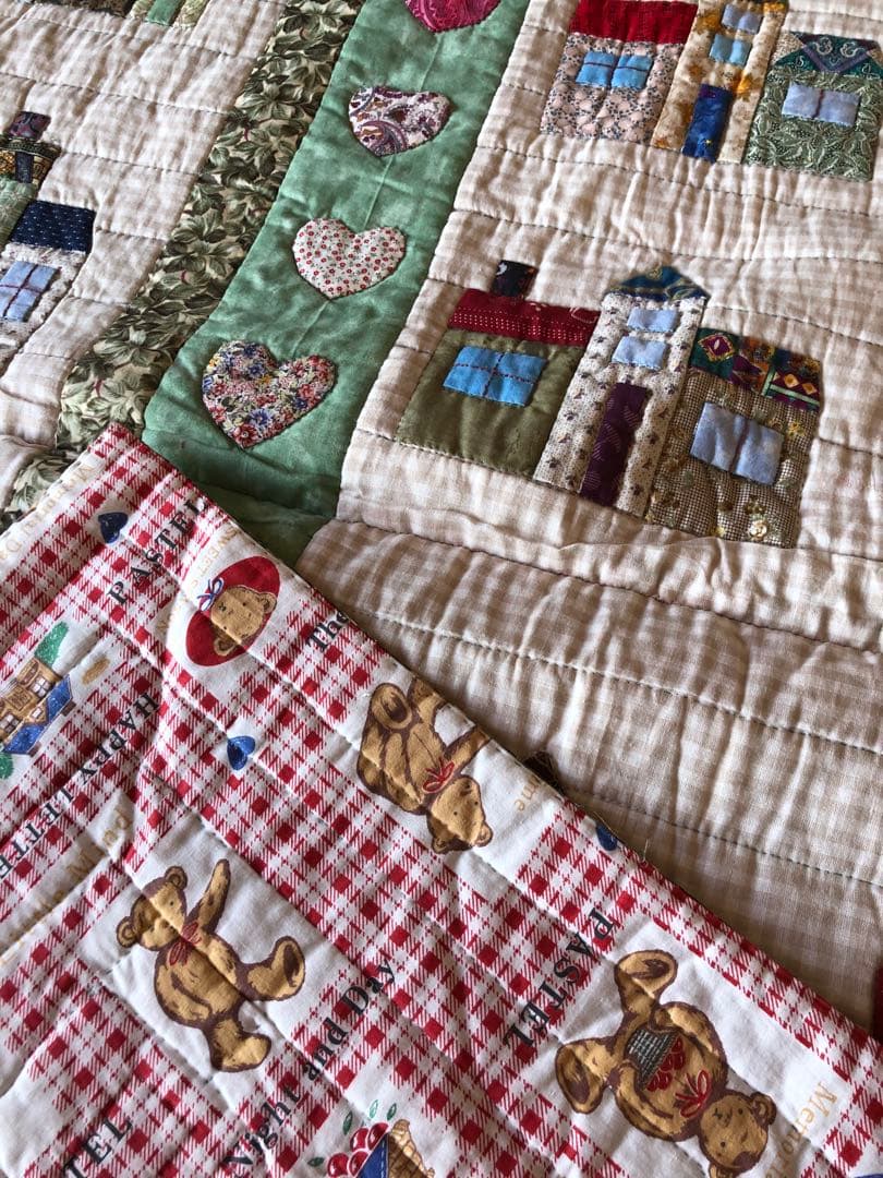 パッチワークキルト　ハウス　大判　ベッドカバー　ダブルベッド