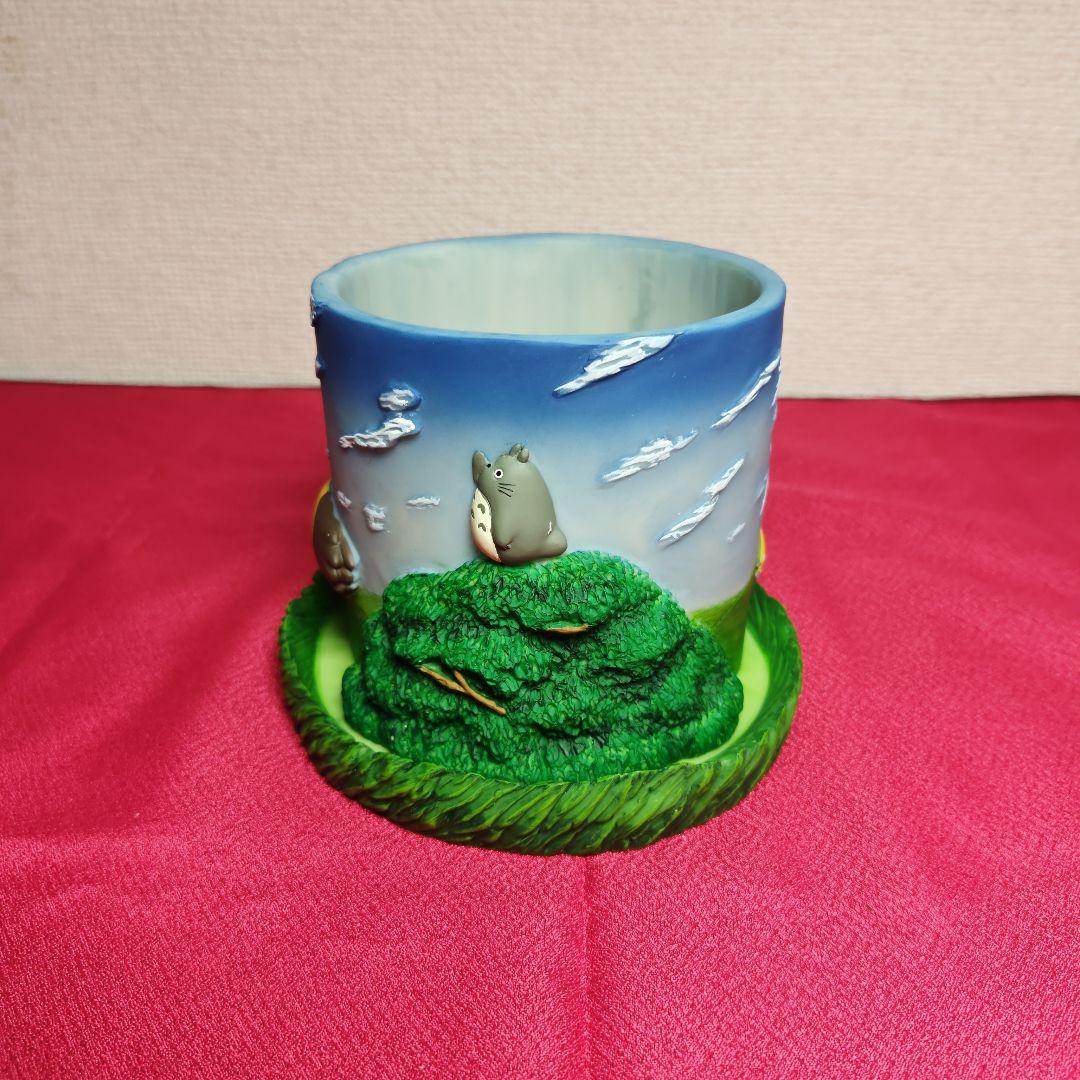 ジブリ　となりのトトロ　プランター　ネコバス疾走