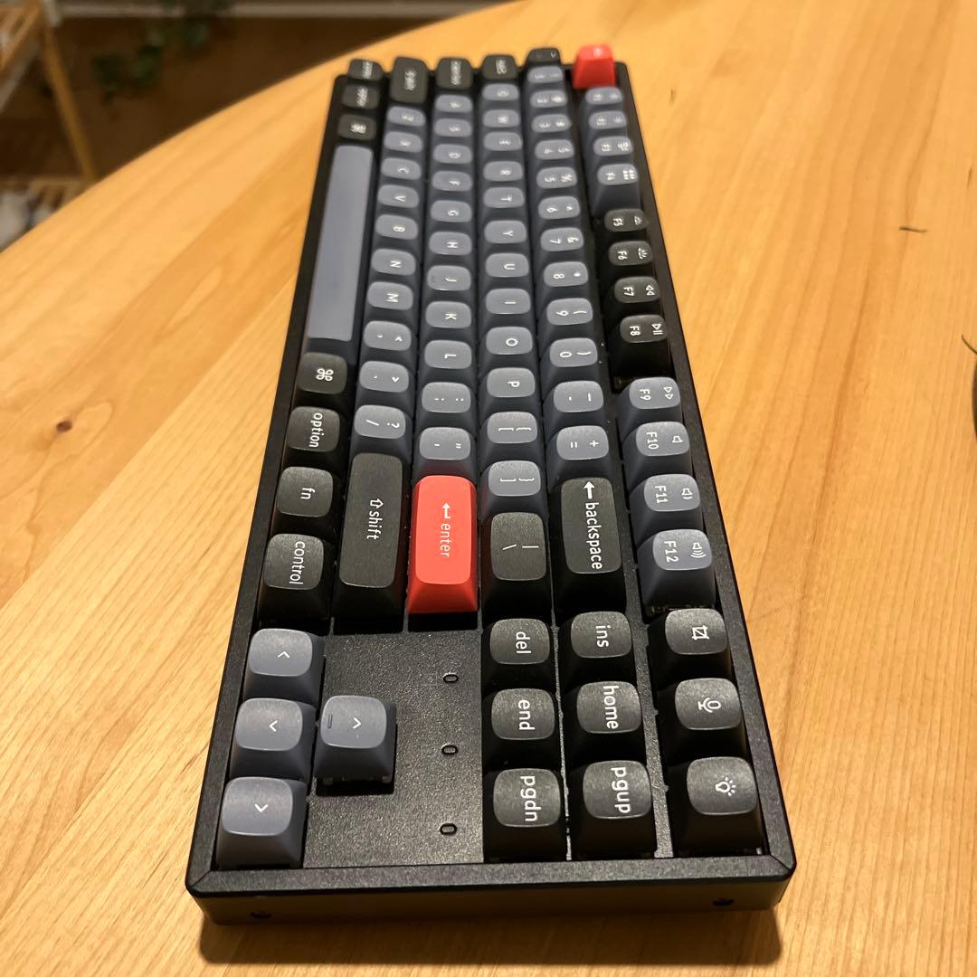 Keychron k8 pro 赤軸　有線/無線・RGB・ホットスワップ対応