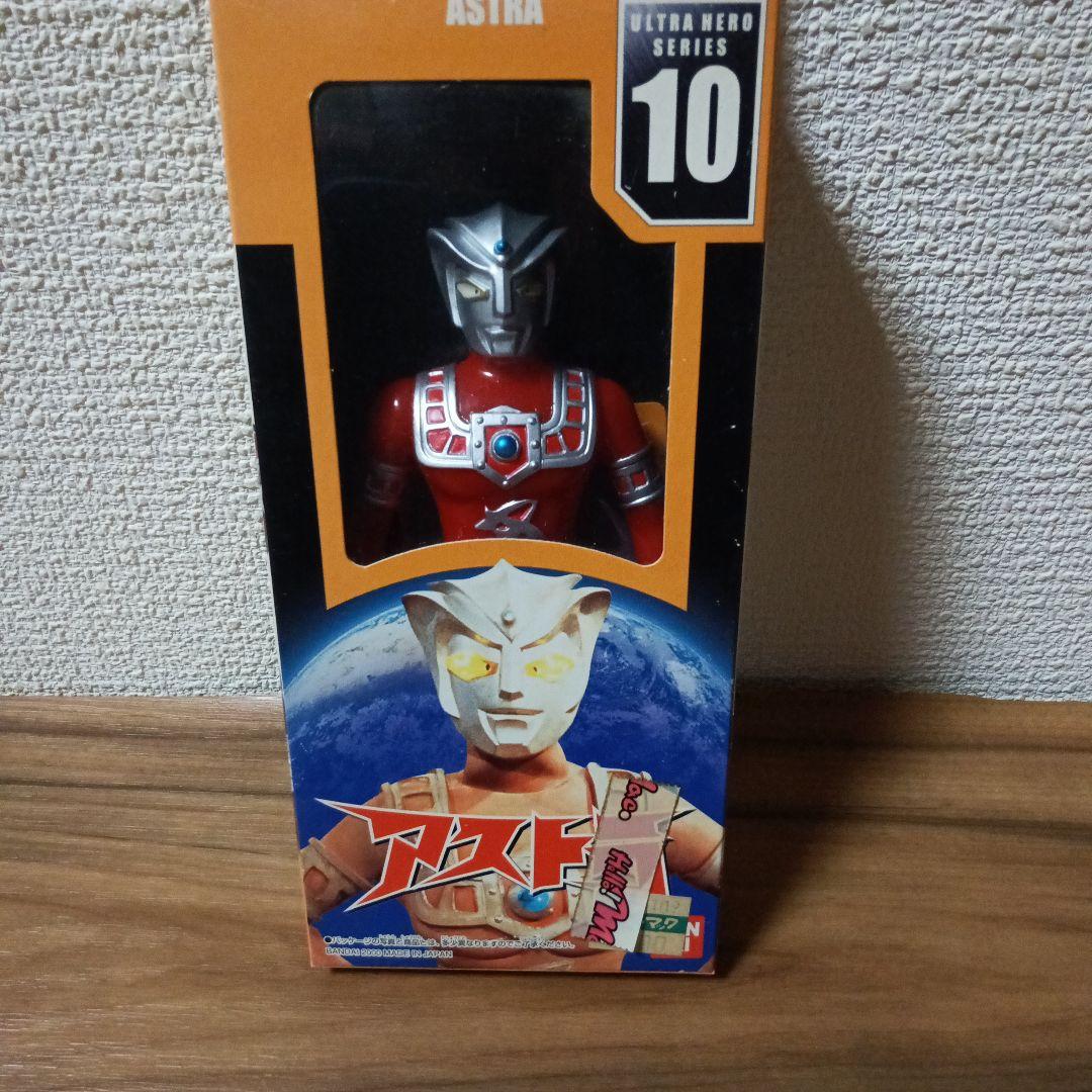 ウルトラヒーローシリーズ[9][10][11]