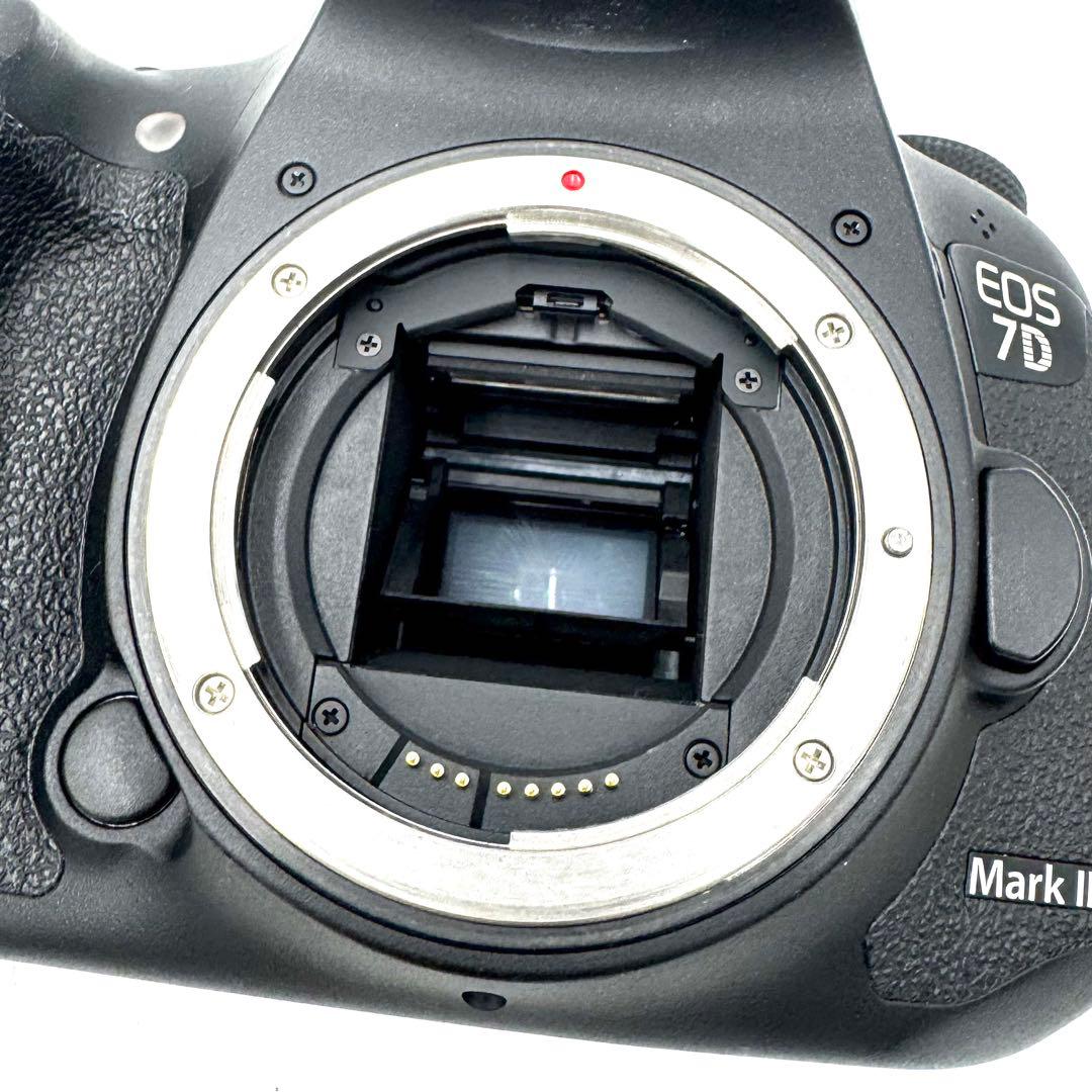 美品！CANON キャノン EOS 7D Mark II デジタル一眼レフ