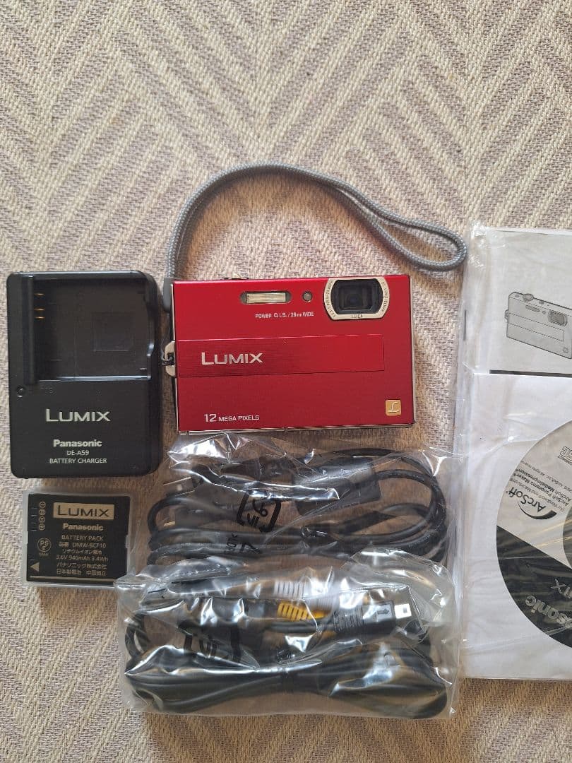 Panasonic LUMIX DMC-FP8 デジカメ 全て揃い 動作確認済