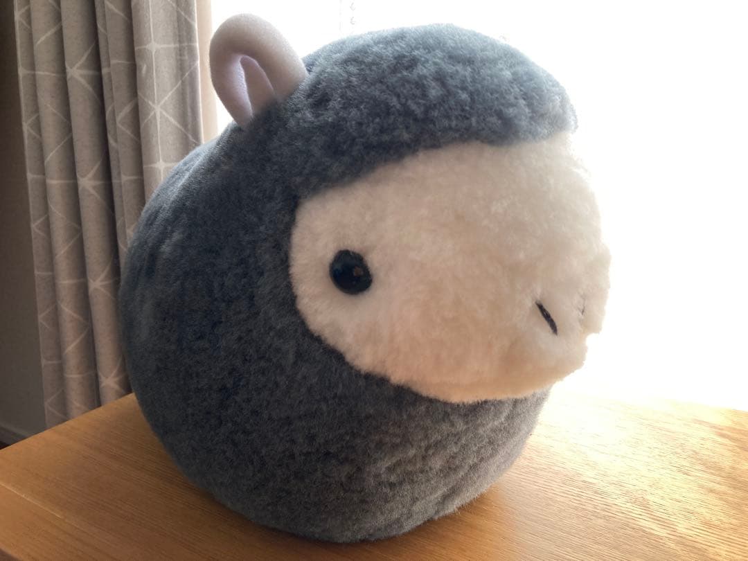 お値下げ‼︎しました【美品】日本ムートン羊型抱き枕　ネイビー