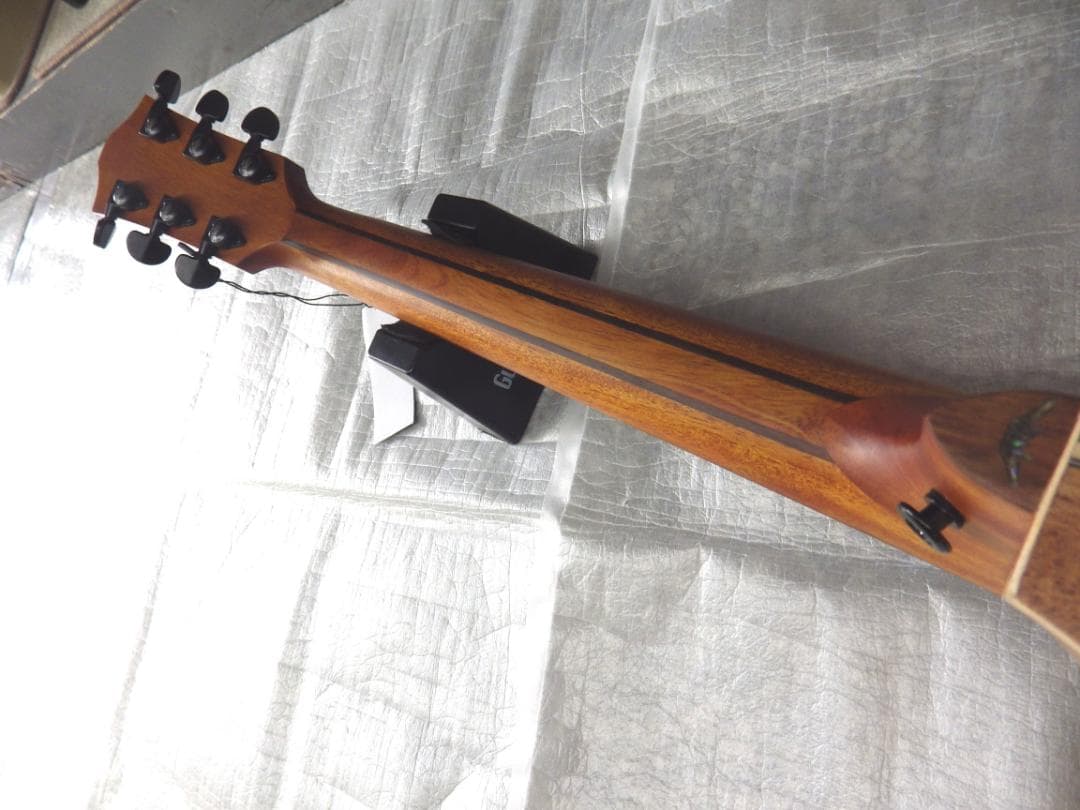 トップシトカスプルース単板　Bromo ブロモ エレアコギター　BAT4CE