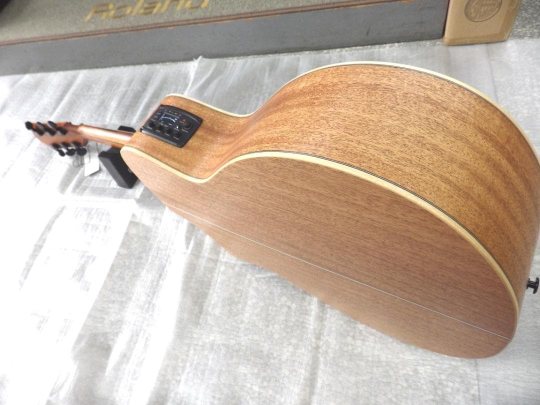 トップシトカスプルース単板　Bromo ブロモ エレアコギター　BAT4CE