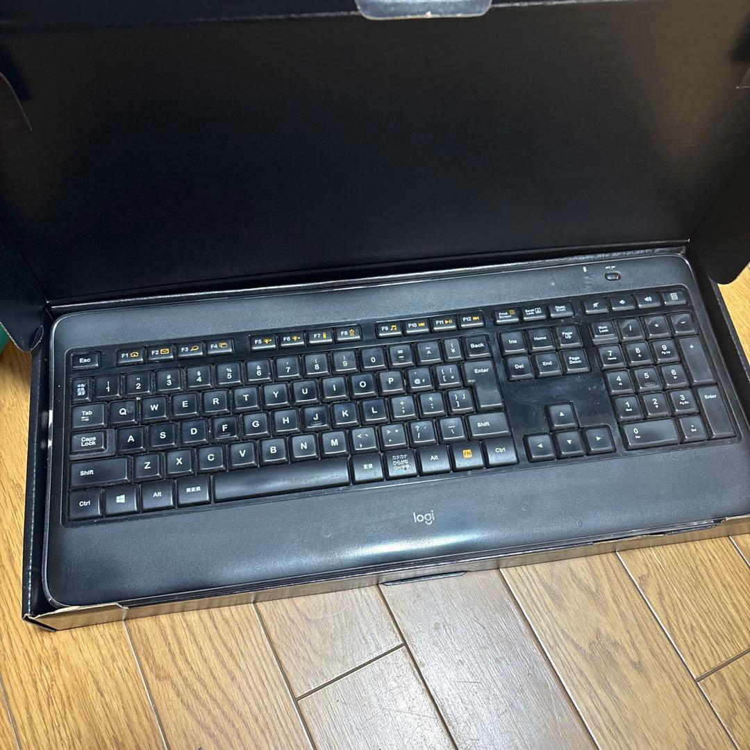 美品　logicool K800 ワイヤレスキーボード