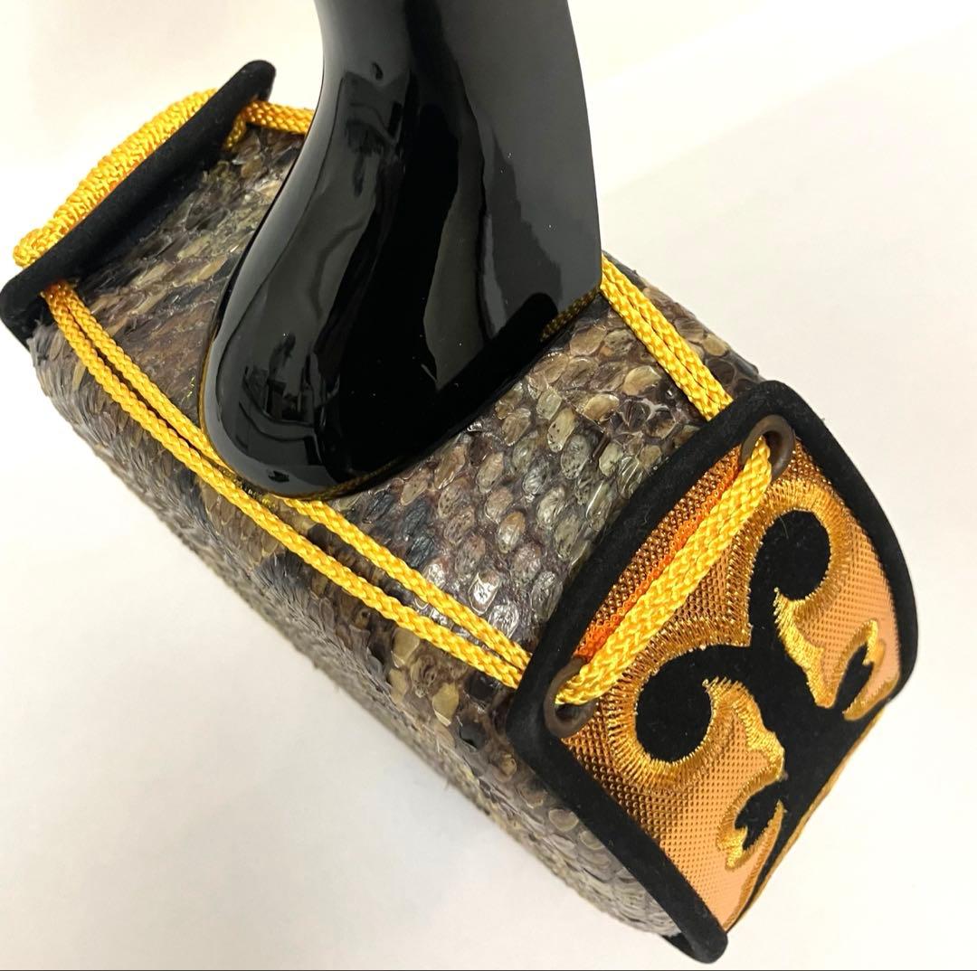 美品 送料無料 沖縄 三線 本皮 駒 絃 カラクイ付き