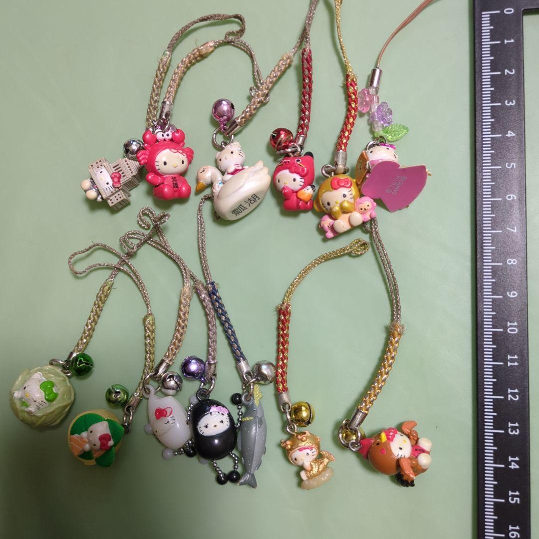 レトロ☆ハローキティ ご当地ストラップ 13個セット　限定品　根付け　サンリオ