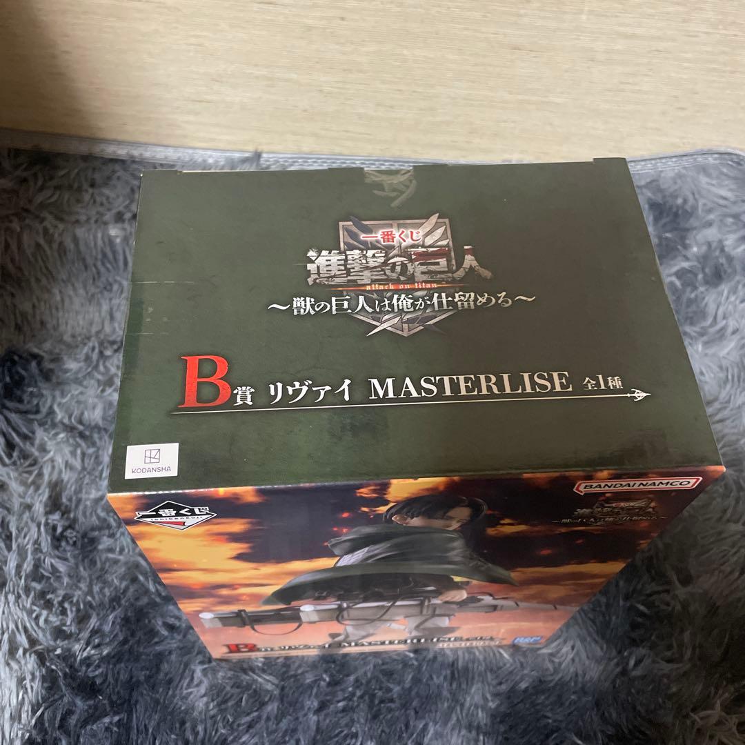 一番くじ進撃の巨人　A賞獣の巨人　B賞リヴァイ