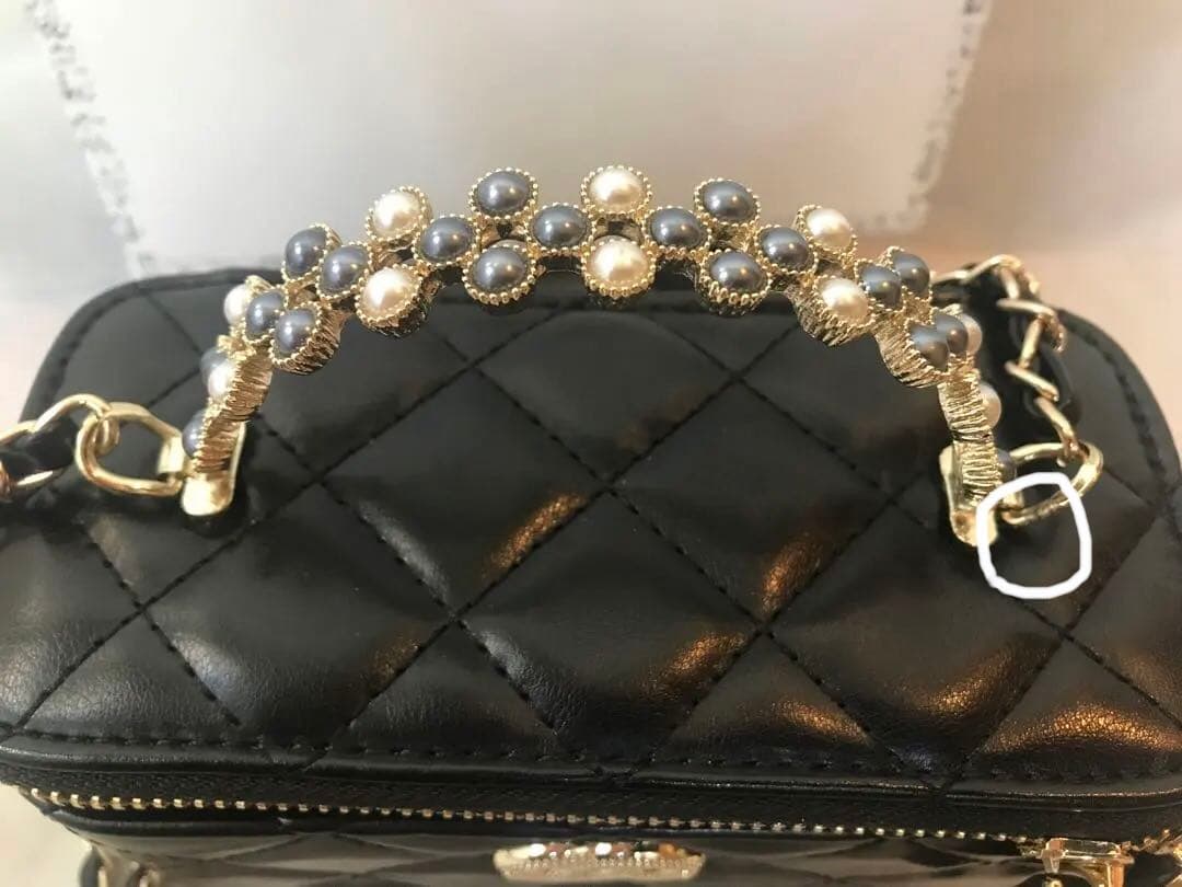 CHANELのノベルティバニティショルダー バッグ