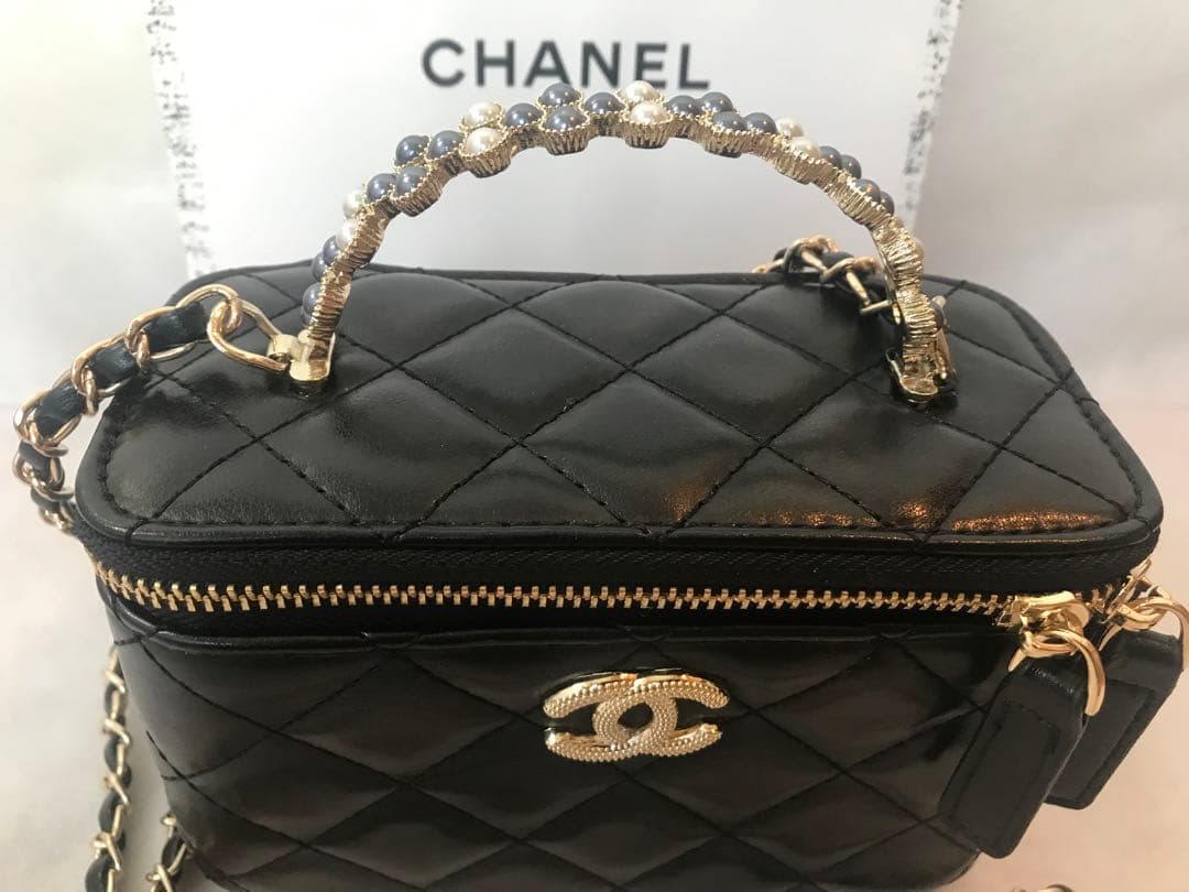 CHANELのノベルティバニティショルダー バッグ